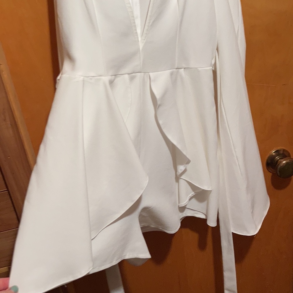 White romper - Picture 5 of 5